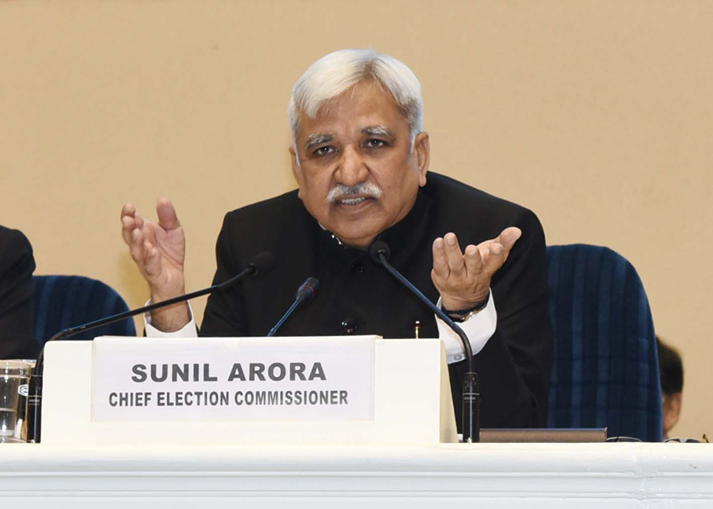 NEW DELHI, MAR 10 (UNI):- Chief Election Commission of India Sunil Arora addressing a press conference to announce the Lokshabh elections, in New Delhi on Sunday.UNI PHOTO-DK2U