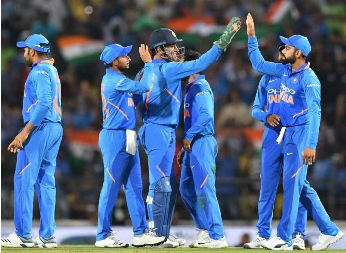 india defeat austrelia by 8 runs in nagapur oneday