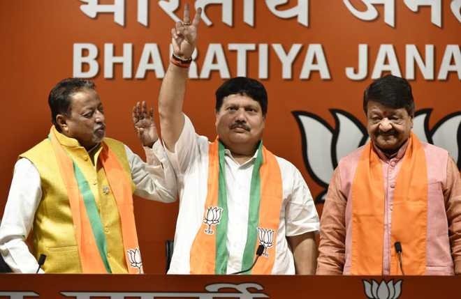 former tmc mla arjun singh joins bjp