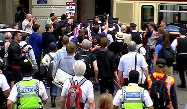 LONDON POLICE 'SNATCH & GRAB' AT LONDON STRIKE