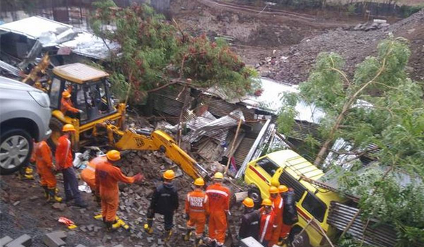 15 feared dead as wall collapses in Pune