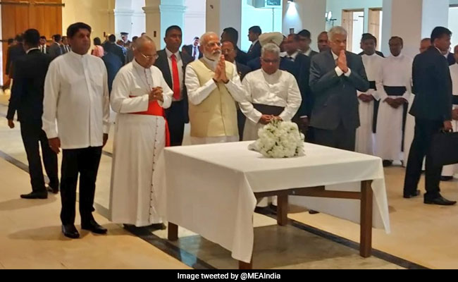 modi arrives at srilanka