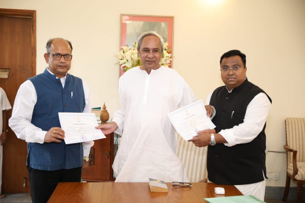 Naveen with new elected Rajyasabha MPs of Odisha