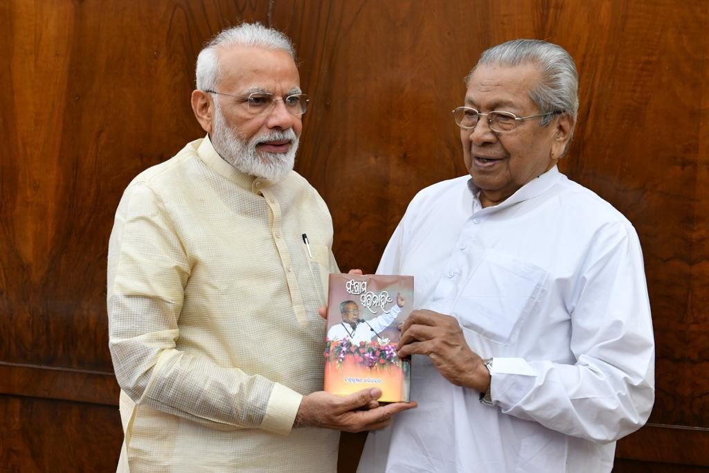 Biswa Bhushan Harichandan met PM Modi at Delhi