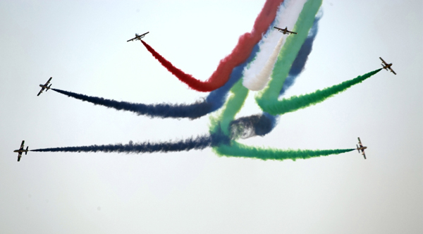 DUBAI, Nov. 20, 2019 (Xinhua) -- Aircrafts of the Al Fursan aerobatics demonstration team perform during 2019 Dubai Air Show in Dubai, the United Arab Emirates, on Nov. 19, 2019. Xinhua/UNI PHOTO-16F