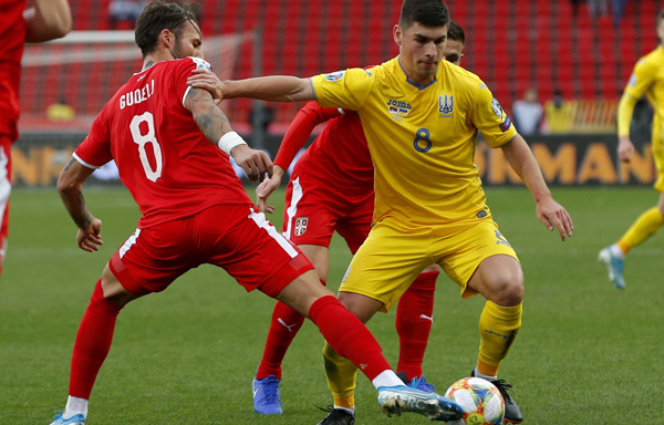 BELGRADE, Nov. 18 (Xinhua) -- Ukraine's Ruslan Malinovskiy (L) vies with Serbia's Nemanja Gudelj during the group B match between Serbia and Ukraine at the UEFA Euro 2020 qualifier in Belgrade, Serbia on Nov. 17, 2019. Xinhua/UNI PHOTO-3F