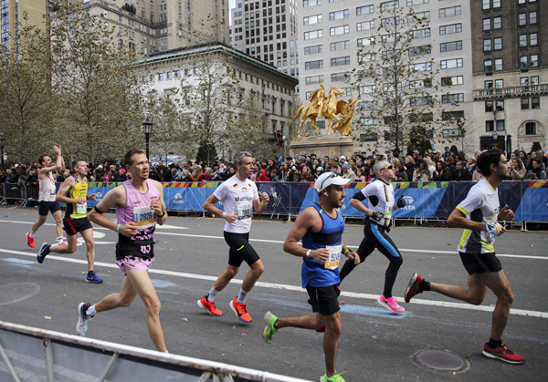 NEW YORK, Nov. 4 (Xinhua) -- Participants compete during the 2019 TCS New York City Marathon in New York, the United States, Nov. 3, 2019. Over 50,000 participants attended the race this year. Xinhua/UNI PHOTO-1F