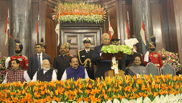 NEW DELHI, NOV 26 (UNI):-President Ram Nath Kovind addressing the joint session of Parliament at the Central hall of Parliament to Commemorate the 70th Anniversary of Adoption of the constitution of India 'Samvidhan Divas' at Parliament House, in New Delhi on Tuesday.UNI PHOTO-JA3U