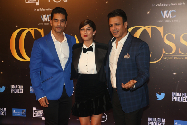 Mumbai: Actors Angad Bedi, Sapna Pabbi and Vivek Oberoi at the red carpet of Critics' Choice Awards in Mumbai on Dec 11, 2019. (Photo: IANS)