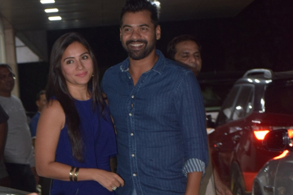 Mumbai: Actor Shabbir Ahluwalia and his wife Kanchi Kaul at actor Sohail Khan's birthday bash in Mumbai on Dec 20, 2019. (Photo: IANS)