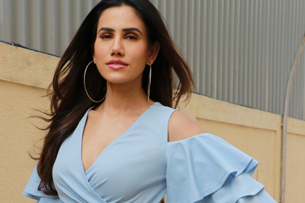 Mumbai: Actress Sonnalli Seygall at the trailer launch of film "Jai Mummy Di", in Mumbai on Dec 12, 2019. (Photo: IANS)