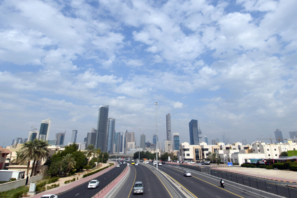 (191216) -- KUWAIT, Dec. 16, 2019 (Xinhua) -- Photo taken on Dec.15, 2019 shows the city view of Kuwait City, capital of Kuwait. (Photo by Ghazy Qaffaf/Xinhua)