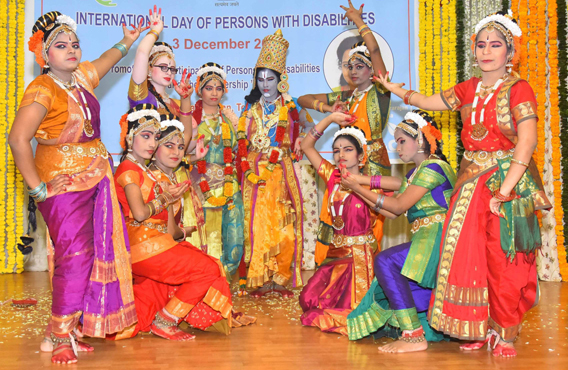 HYDERABAD, DEC 3 (UNI):- Students of visually impaired dancing to tunes of Annamayya Keerthana during International Day of Persons with Disabilities at Raj Bhavan in Hyderabad on Tuesday. UNI PHOTO-RSN17U