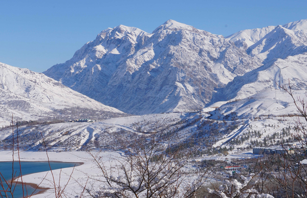 (191216) -- TASHKENT, Dec. 16, 2019 (Xinhua) -- Photo taken on Dec. 15, 2019 shows a winter view of the mountainous area nearby Tashkent, Uzbekistan. (Photo by Zafar Khalilov/Xinhua)