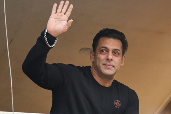 Mumbai: Actor Salman Khan waves to his fans on the eve of his birthday at his residence in Mumbai on Dec 27, 2019. (Photo: IANS)