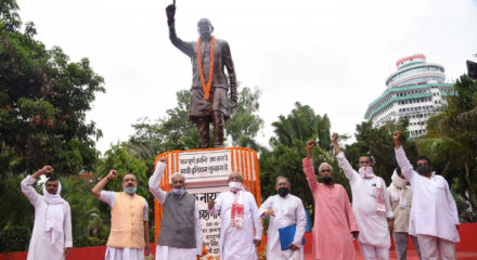 Patna: People pay tributes to 'Loknayak' Jai Prakash Narayan on the occasion of Sampoorna Kranti Diwas in Patna on June 5, 2020. (Photo: IANS)