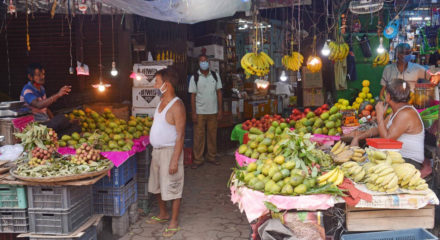 Kolkata: A fruit market reopens in Kolkata on the first day of the fifth phase of the nationwide lockdown imposed to mitigate the spread of coronavirus, on June 1, 2020. (Photo: Kuntal Chakrabarty/IANS)