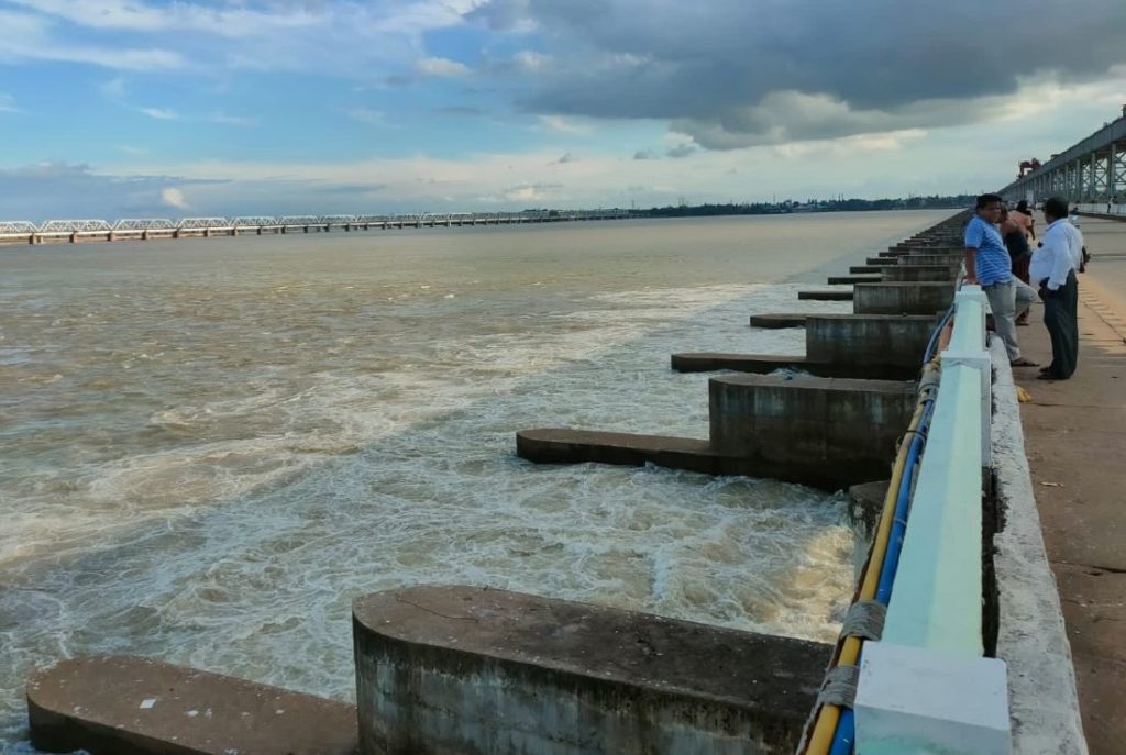 ବୈତରଣୀରେ ବଢୁଛି ଜଳସ୍ତର: ଛୋଟ ବନ୍ୟା ଆଶଙ୍କା; ବଡ଼ ବନ୍ୟା ସମ୍ଭାବନା ନାହିଁ