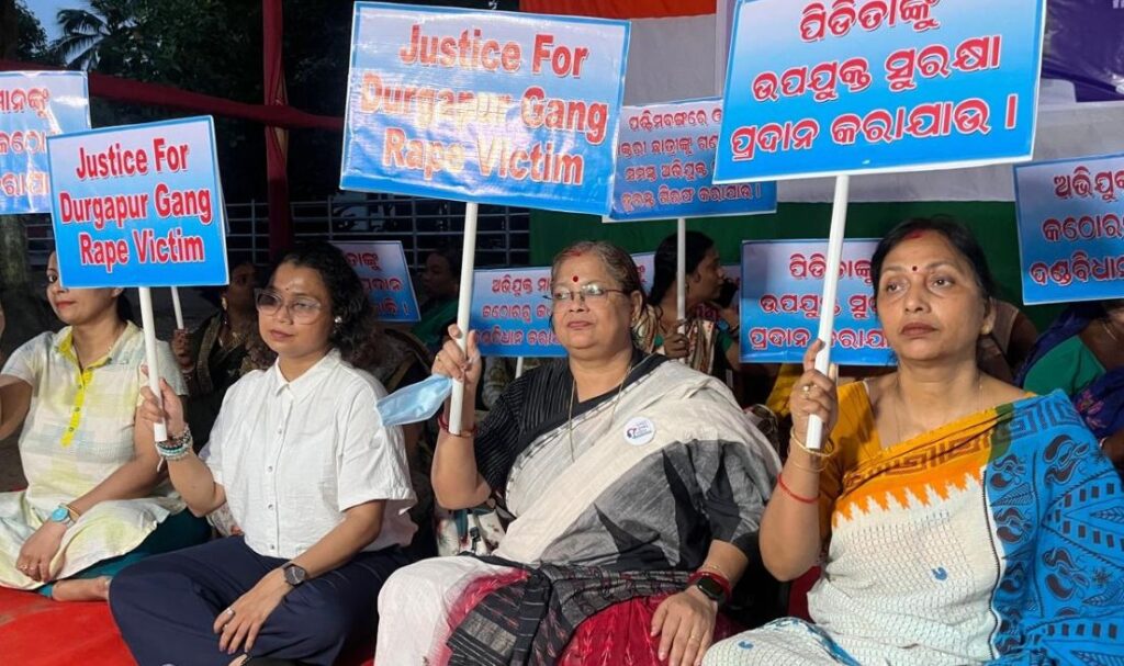 ଓଡ଼ିଆ ଛାତ୍ରୀଙ୍କୁ ବଳାତ୍କାର