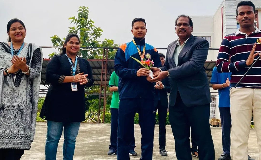 ଜାତୀୟ ଦୌଡ଼ ଯୁକ୍ତ ସନ୍ତରଣ ପ୍ରତିଯୋଗୀତାରେ ବ୍ରୋଞ୍ଜ ପଦକ ହାସଲ କଲେ ଅମିୟ କୁମାର ଅମିୟ କୁମାର