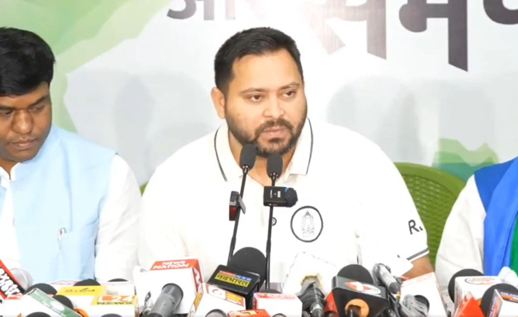 ତେଜସ୍ୱୀ ଯାଦବଙ୍କ ପ୍ରତିଶ୍ରୁତିର ବର୍ଷା: ପଞ୍ଚାୟତ ପ୍ରତିନିଧିମାନଙ୍କୁ ପେନସନ୍ ଏବଂ ୫୦ ଲକ୍ଷର ବୀମା ଘୋଷଣା ତେଜସ୍ୱୀ ଯାଦବଙ୍କ ବଡ଼ ପ୍ରତିଶ୍ରୁତି