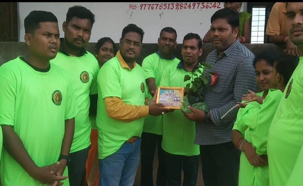 ଭୁବନେଶ୍ୱର ‘ମା ଉର୍ତ୍ତର ମୁଖି ଫାଉଣ୍ଡେସନ’ ପକ୍ଷରୁ ମୋହିନୀ ପ୍ରମିଳା ବୃଦ୍ଧାଶ୍ରମରେ ସେବା କାର୍ଯ୍ୟ ବୃଦ୍ଧାଶ୍ରମରେ ସେବା କାର୍ଯ୍ୟ