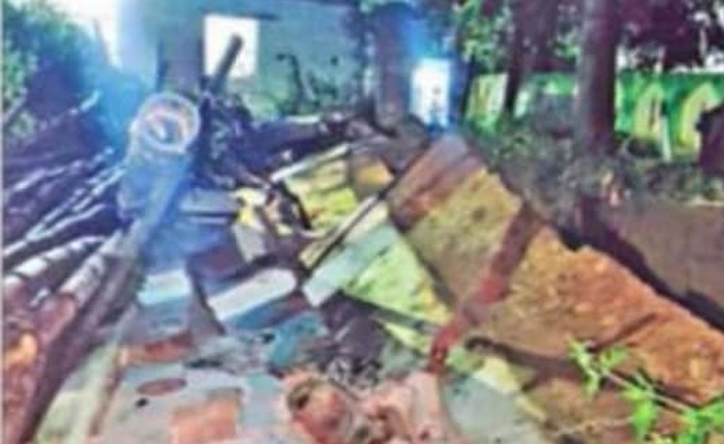 ଲଗାଣ ବର୍ଷା ଯୋଗୁଁ ଭାଙ୍ଗିଲା ସ୍କୁଲ ପାଚେରୀ ଲଗାଣ ବର୍ଷା ଯୋଗୁଁ ଭାଙ୍ଗିଲା ସ୍କୁଲ ପାଚେରୀ