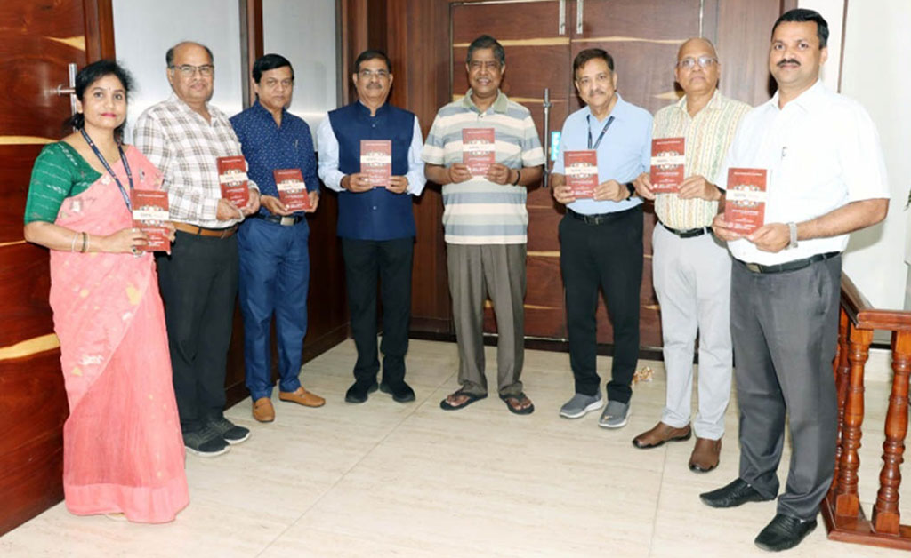 ସୋଆ ପ୍ରତିଷ୍ଠାତା ସଭାପତିଙ୍କ ଦ୍ୱାରା ‘ସୋଫଲ୍ ମାଳା’ର ଚତୁର୍ଥ ସଂସ୍କରଣ ଉନ୍ମୋଚିତ ସୋଆ ପ୍ରତିଷ୍ଠାତା ସଭାପତିଙ୍କ ଦ୍ୱାରା ‘ସୋଫଲ୍ ମାଳା’ର ଚତୁର୍ଥ ସଂସ୍କରଣ ଉନ୍ମୋଚିତ