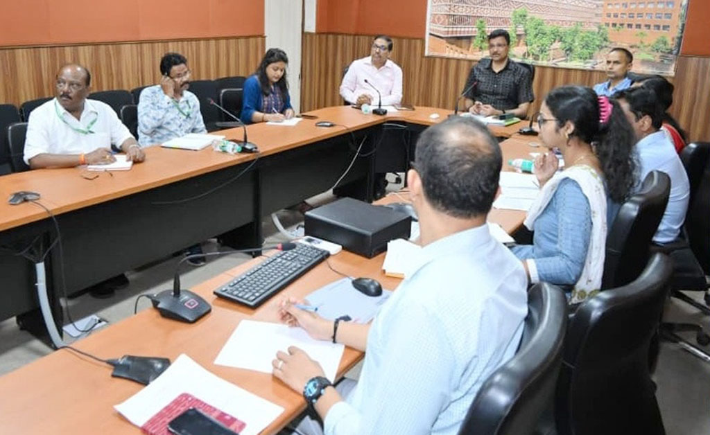 ସମ୍ଭାବ୍ୟ ବାତ୍ୟା “ମୋନ୍ଥା”କୁ ଦୃଷ୍ଟିରେ ରଖି କୃଷି ବିଭାଗ ପକ୍ଷରୁ ପ୍ରସ୍ତୁତି ବୈଠକ Agriculture Dept Gears Up for Cyclone ‘Montha’; Officers’ Leave Cancelled Till Oct 31