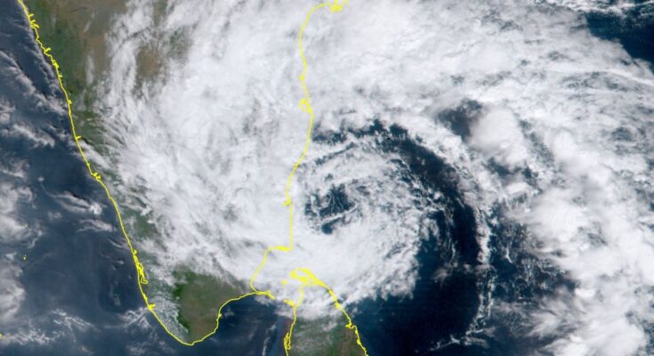 Cyclone Ditwah: ଦୂରସଂଚାର ବିଭାଗ ବାତ୍ୟା ଦିଟୱା ପାଇଁ ଖୋଲିଲା 24×7 ନିୟନ୍ତ୍ରଣ କକ୍ଷ Cyclone-Ditwah