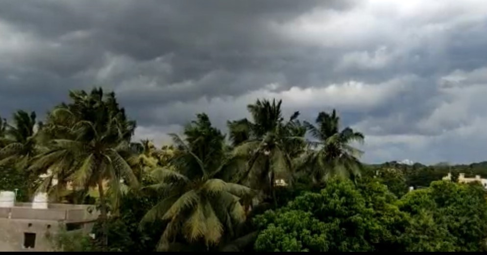 ଆସୁଛି ଲଘୁଚାପ, ଶୀତଦିନରେ ହେବ ବର୍ଷା, କଣ ବାତ୍ୟା ହେବ କି??? ଆସୁଛି ଲଘୁଚାପ