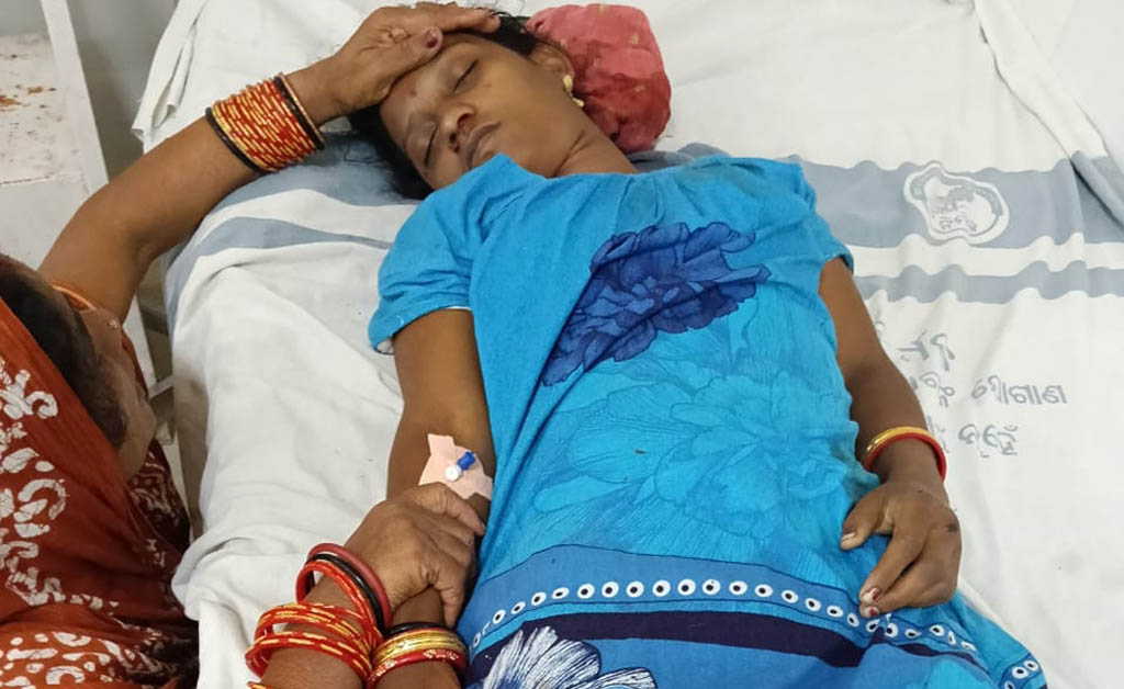 ଅଜଣା ଗାଡ଼ି ଧକ୍କାରେ ମହିଳାଙ୍କ ମୃତ୍ୟୁ ଅଜଣା ଗାଡ଼ି ଧକ୍କାରେ ମହିଳାଙ୍କ ମୃତ୍ୟୁ