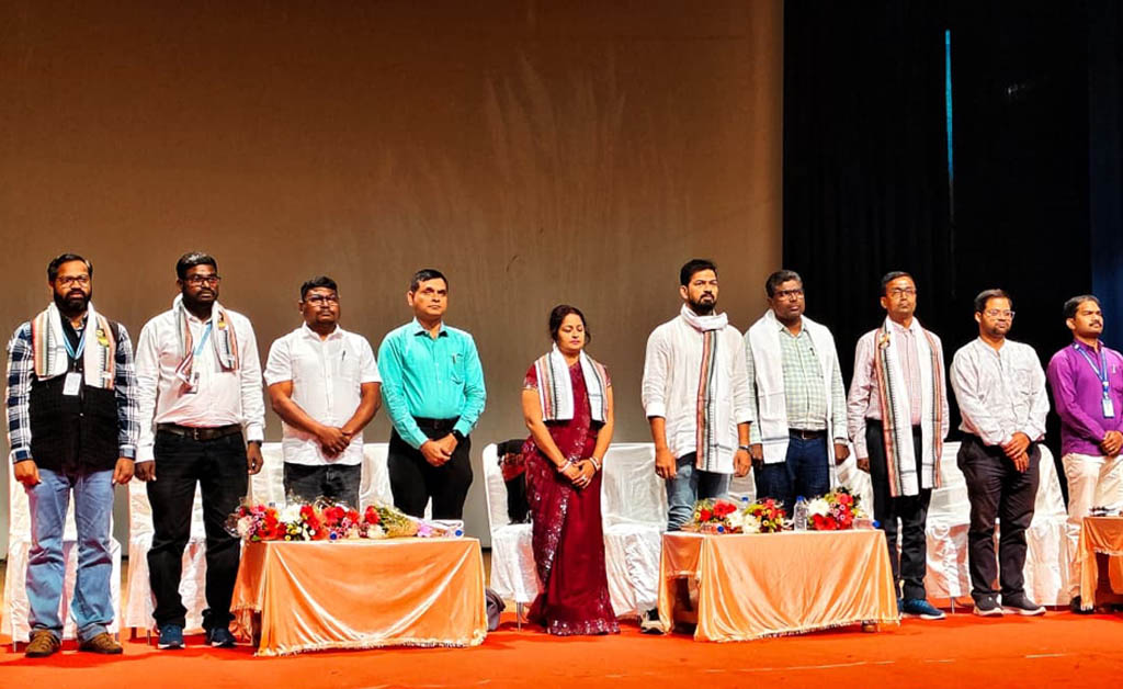 ଓଡ଼ିଶା ଆଦର୍ଶ ବିଦ୍ୟାଳୟର କର୍ମଚାରୀମାନଙ୍କୁ ସରକାରୀ ମାନ୍ୟତା ଦାବିରେ ମହାସମ୍ମିଳନୀ ଓଡ଼ିଶା ଆଦର୍ଶ ବିଦ୍ୟାଳୟର କର୍ମଚାରୀମାନଙ୍କୁ ସରକାରୀ ମାନ୍ୟତା ଦାବିରେ ମହାସମ୍ମିଳନୀ