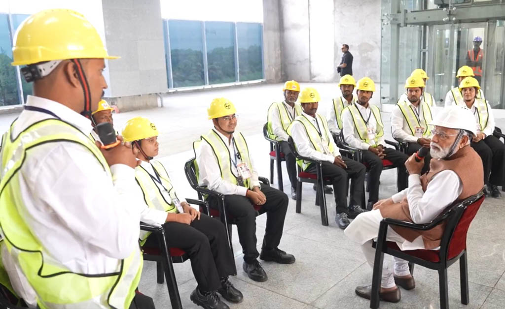 ସୁରତରେ ଭାରତର ହାଇସ୍ପିଡ୍ ବୁଲେଟ ଟ୍ରେନ ପ୍ରକଳ୍ପର ସମୀକ୍ଷା କଲେ ପ୍ରଧାନମନ୍ତ୍ରୀ ପ୍ରଧାନମନ୍ତ୍ରୀ