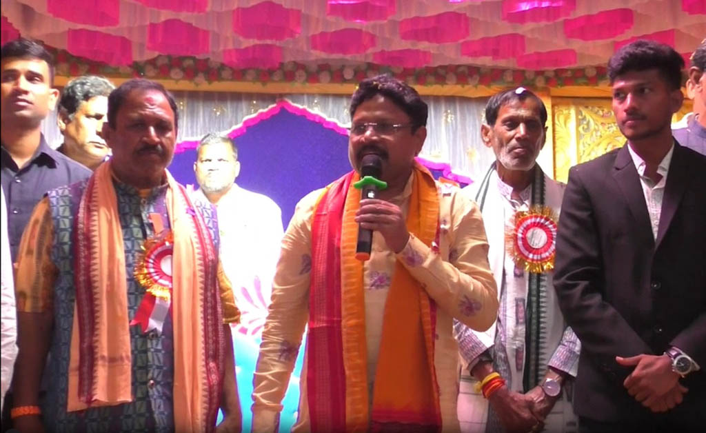 ତୃତୀୟ ସର୍ବ ଭାରତୀୟ କ୍ରିକେଟ ଚାମ୍ପିୟନସିପ୍: ଚମ୍ପିଆନ ଟିମକୁ ଟ୍ରଫି ପ୍ରଦାନ କଲେ ସ୍ୱାସ୍ଥ୍ୟ ମନ୍ତ୍ରୀ Mukesh Mahaling attends third Indian Cricket Championship