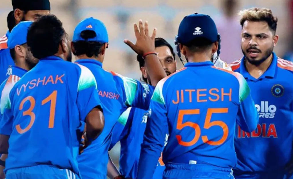 ଏସିଆ କପ୍ ସେମିଫାଇନାଲ୍ରେ ପହଞ୍ଚିଲା ଭାରତ: ଓମାନକୁ ୬ ୱିକେଟ୍ରେ ପରାସ୍ତ କଲା ଟିମ ଇଣ୍ଡିଆ ଟିମ ଇଣ୍ଡିଆ