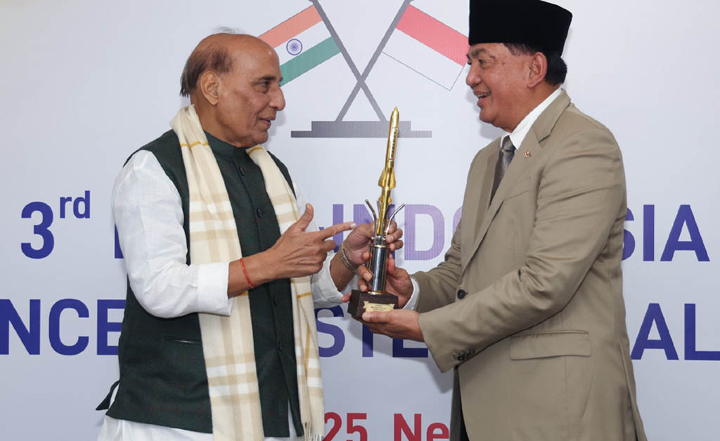 ଅପରେସନ ସିନ୍ଦୁର ପରେ ବ୍ରହ୍ମୋସ କ୍ଷେପଣାସ୍ତ୍ରର ପ୍ରଶଂସକ ହେଲେ ଅନେକ ଦେଶ: କିଣିବ ଏହି ମୁସଲିମ ଦେଶ! ବ୍ରହ୍ମୋସ କ୍ଷେପଣାସ୍ତ୍ର