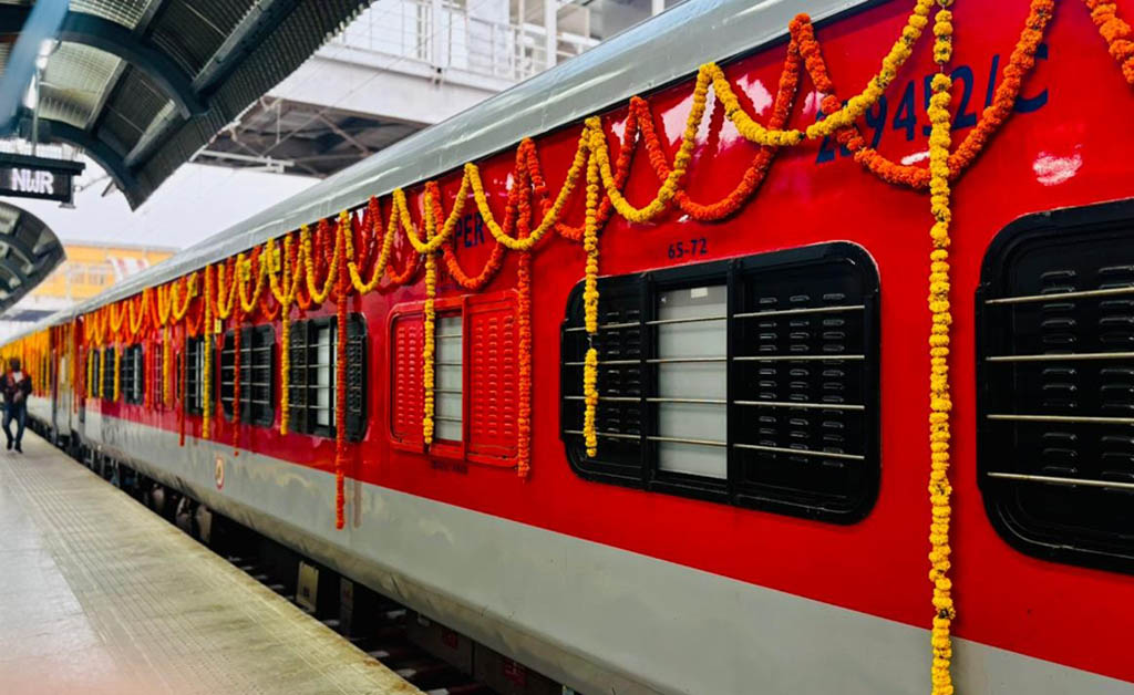 ୨୧୬ ପ୍ରତିନିଧିଙ୍କ ସହିତ କନ୍ୟା କୁମାରୀରୁ ଯାତ୍ରା ଆରମ୍ଭ କଲା କେଟିଏସ୍ ୪.୦ ପାଇଁ ସ୍ୱତନ୍ତ୍ର ଉଦଘାଟନୀ ଟ୍ରେନ ସ୍ୱତନ୍ତ୍ର ଉଦଘାଟନୀ ଟ୍ରେନ