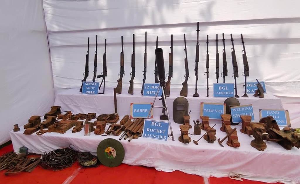 ସୁରକ୍ଷା ବାହିନୀଙ୍କୁ ବଡ଼ ସଫଳତା: ଧ୍ଵଂସ କଲେ ମାଓ କାରଖାନା, ବିପୁଳ ପରିମାଣର ଅସ୍ତ୍ରଶସ୍ତ୍ର ଜବତ ସୁରକ୍ଷା ବାହିନୀଙ୍କୁ ବଡ ସଫଳତା: ନଷ୍ଟ କଲେ ମାଓ କ୍ୟାମ୍ପ, ବିପୁଳ ପରିମାଣର ଅସ୍ତ୍ରଶସ୍ତ୍ର ଜବତ