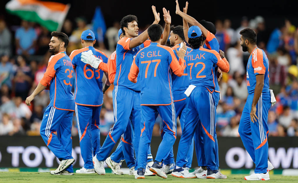 କ୍ୱିନ୍ସଲ୍ୟାଣ୍ଡରେ ଭାରତୀୟ ବୋଲରଙ୍କ ଆତଙ୍କ, ଚତୁର୍ଥ ଟି-୨୦ ରେ ଅଷ୍ଟ୍ରେଲିଆ ୪୮ ରନରେ ପରାସ୍ତ ଭାରତୀୟ ଖେଳାଳି