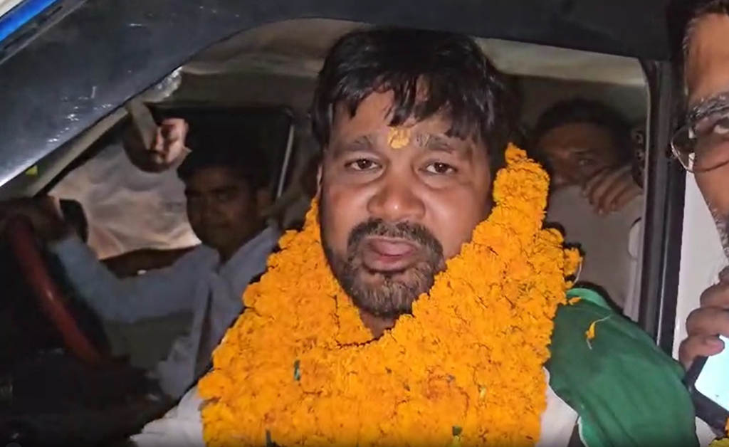 ୧୬ ଦିନ ପରେ ଜେଲରୁ ମୁକୁଳିଲେ ଆରଜେଡି ପ୍ରାର୍ଥୀ: ସତ୍ୟେନ୍ଦ୍ର ଶାହଙ୍କୁ ସ୍ୱାଗତ କଲେ ସମର୍ଥକ ସତ୍ୟେନ୍ଦ୍ର ଶାହ