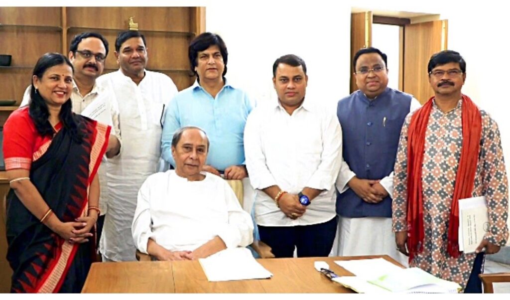 ନବୀନ କାହିଁକି ସଂସଦୀୟ ବୈଠକ ଡାକିଲେ ନାହିଁ, ପ୍ରଶ୍ନ କଲେ ଖୋଦ ସାଂସଦ ଦେବାଶିଷ ସାମନ୍ତରାୟ ନବୀନ କାହିଁକି ସଂସଦୀୟ