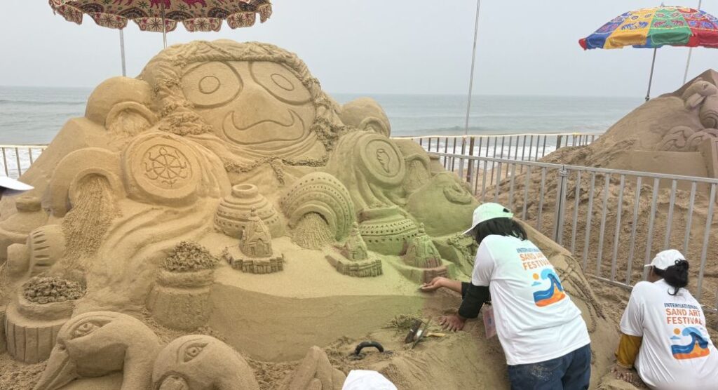Konark Sand Art Festival: କୋଣାର୍କରେ ଉଦଘାଟିତ ହେଲା ବାଲୁକା କଳା ଉତ୍ସବ Konark Sand Art Festival
