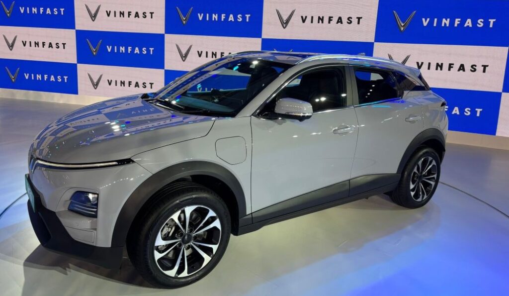 VinFast’s Record Sale: ବଜାରରେ ଇତିହାସ ସୃଷ୍ଟି କଲା ଭିନଫାଷ୍ଟ ଇଭି, ଅକ୍ଟୋବରରେ 20,380 କାର ବିକ୍ରି VinFast's Record Sale: