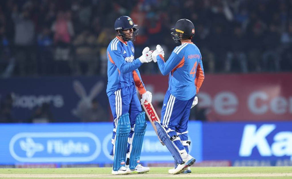 ତୃତୀୟ ଟି-୨୦ରେ ଦକ୍ଷିଣ ଆଫ୍ରିକା ପରାସ୍ତ: ୨-୧ ରେ ସିରିଜ ଅଗ୍ରଣୀ ହାସଲ କଲା ଭାରତ ତୃତୀୟ ଟି-୨୦ରେ ଦକ୍ଷିଣ ଆଫ୍ରିକା ପରାସ୍ତ: ୨-୧ ରେ ସିରିଜ ଅଗ୍ରଣୀ ହାସଲ କଲା ଭାରତ