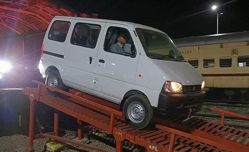 ମିଜୋରାମକୁ ପ୍ରଥମ ଥର ପାଇଁ ରେଳ ରେକ୍ ମାଧ୍ୟମରେ ଆସିଲା କାର୍ ମିଜୋରାମକୁ ପ୍ରଥମ ଥର ପାଇଁ ରେଳ ରେକ୍ ମାଧ୍ୟମରେ ଆସିଲା କାର୍