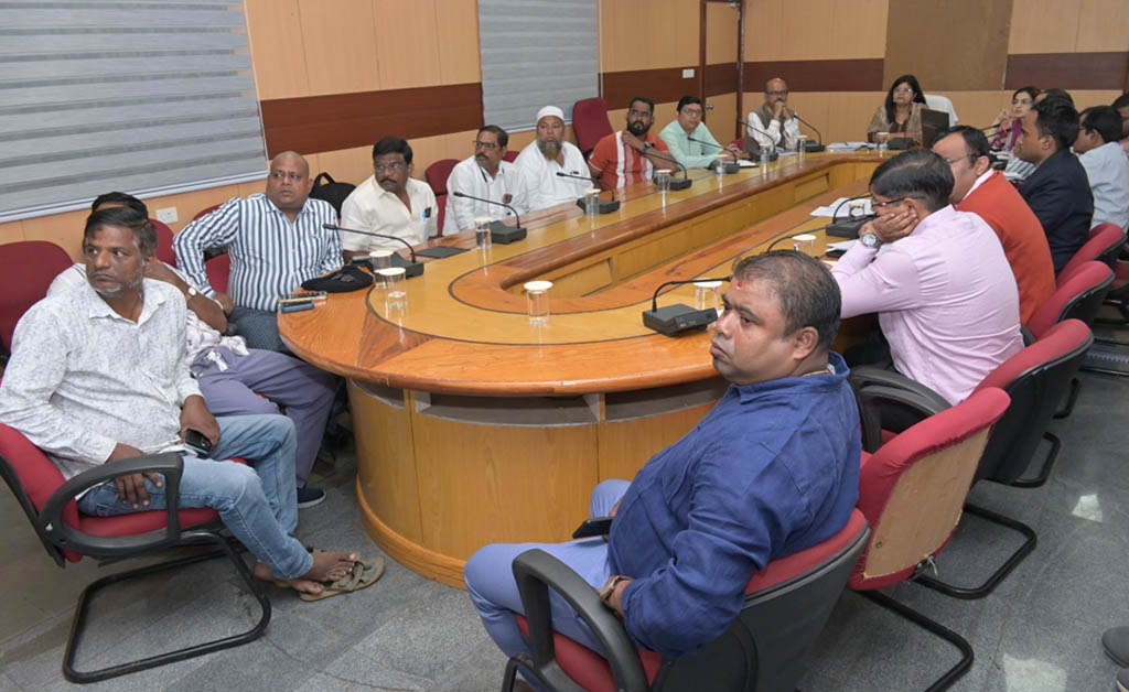 ପୂର୍ବତଟ ରେଳପଥ ଦ୍ୱାରା ପ୍ରମୁଖ ପାର୍ସଲ୍ ଗ୍ରାହକମାନଙ୍କ ସହ ବ୍ୟବସାୟିକ ସୁଗମତା ବୈଠକ ପୂର୍ବତଟ ରେଳପଥ ଦ୍ୱାରା ପ୍ରମୁଖ ପାର୍ସଲ୍ ଗ୍ରାହକମାନଙ୍କ ସହ ବ୍ୟବସାୟିକ ସୁଗମତା ବୈଠକ