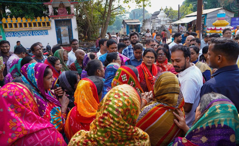 ଭୁବନେଶ୍ୱରର ପ୍ରସିଦ୍ଧ ତଥା ପ୍ରାଚୀନ ଶୈବ ପୀଠ ପରିଦର୍ଶନ କଲେ ଉପମୁଖ୍ୟମନ୍ତ୍ରୀ ପ୍ରଭାତୀ ପରିଡା Prabhati Parida visits ancient Shaivite temple in Bhubaneswar