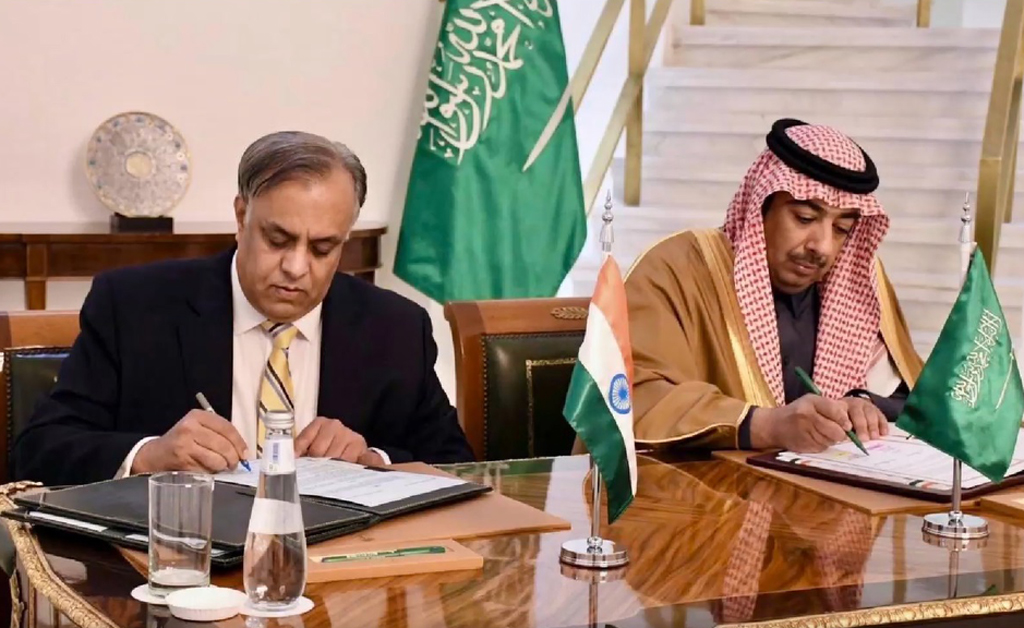 ଭିସା ଛାଡ଼ ଚୁକ୍ତିନାମାରେ ସ୍ୱାକ୍ଷର କଲେ ଭାରତ-ସାଉଦି ଆରବ ଭିସା ଛାଡ଼ ଚୁକ୍ତିନାମାରେ ସ୍ୱାକ୍ଷର କଲେ ଭାରତ-ସାଉଦି ଆରବ