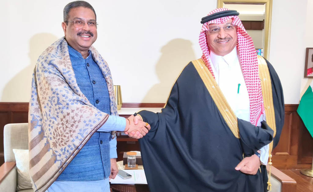 କେନ୍ଦ୍ର ଶିକ୍ଷାମନ୍ତ୍ରୀଙ୍କୁ ଭେଟିଲେ ସାଉଦି ଆରବର ଶିକ୍ଷା ମନ୍ତ୍ରୀ ଓ୍ୱାଇ.ବି ଅବଦୁଲ୍ଲା ଅଲ୍-ବେନିଆନ କେନ୍ଦ୍ର ଶିକ୍ଷାମନ୍ତ୍ରୀଙ୍କୁ ଭେଟିଲେ ସାଉଦି ଆରବର ଶିକ୍ଷା ମନ୍ତ୍ରୀ ଓ୍ୱାଇ.ବି ଅବଦୁଲ୍ଲା ଅଲ୍-ବେନିଆନ